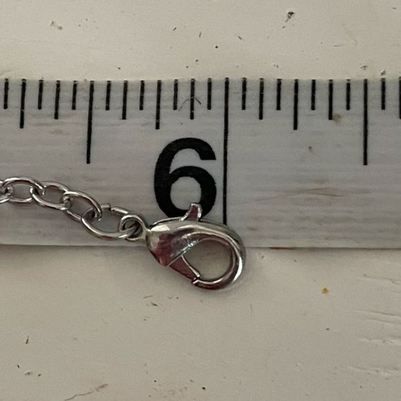 6” silver tone chain‎ bracelet and silver tone round “loyal” engravable charm - Picture 6 of 8